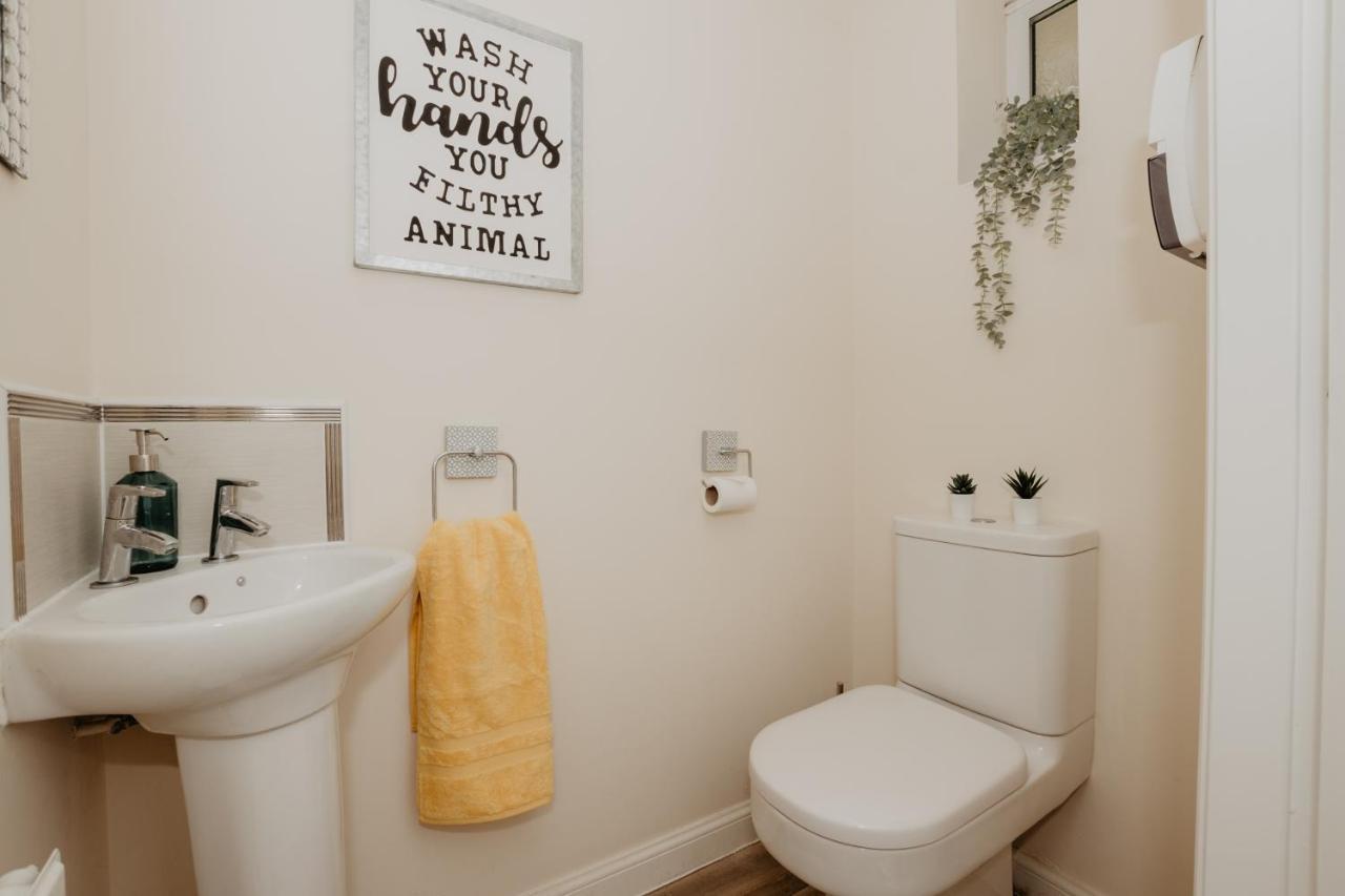 Coyle House, 3 Bed,Corby, Super Kings Or Twins, Driveway, Free Wi-Fi, Corporates Welcome Eksteriør billede