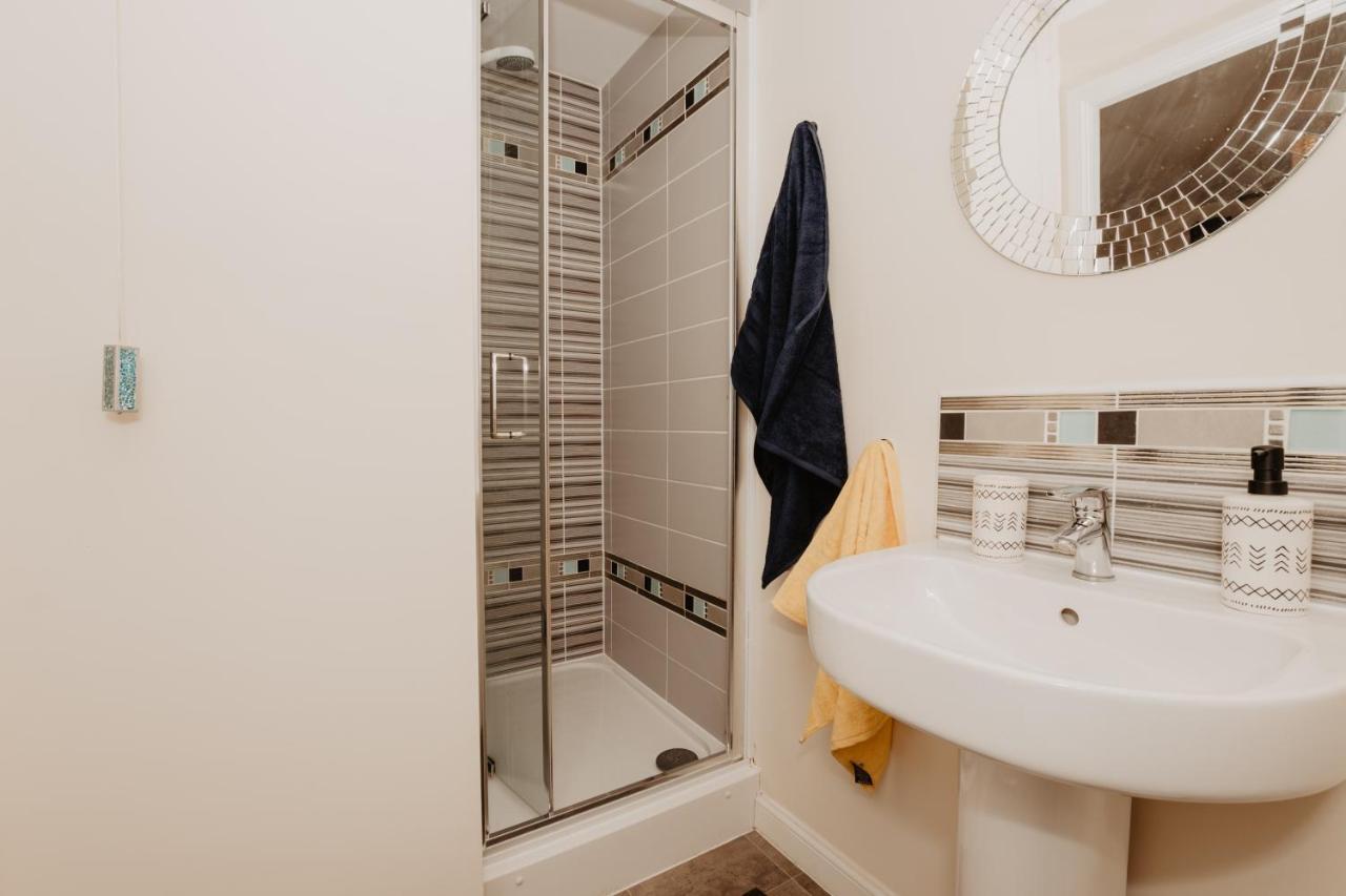 Coyle House, 3 Bed,Corby, Super Kings Or Twins, Driveway, Free Wi-Fi, Corporates Welcome Eksteriør billede