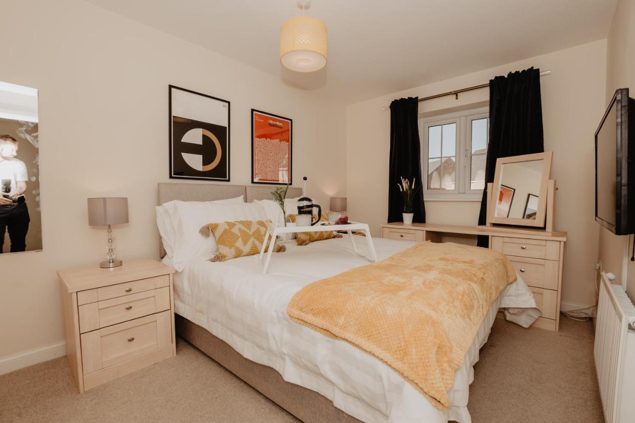 Coyle House, 3 Bed,Corby, Super Kings Or Twins, Driveway, Free Wi-Fi, Corporates Welcome Eksteriør billede