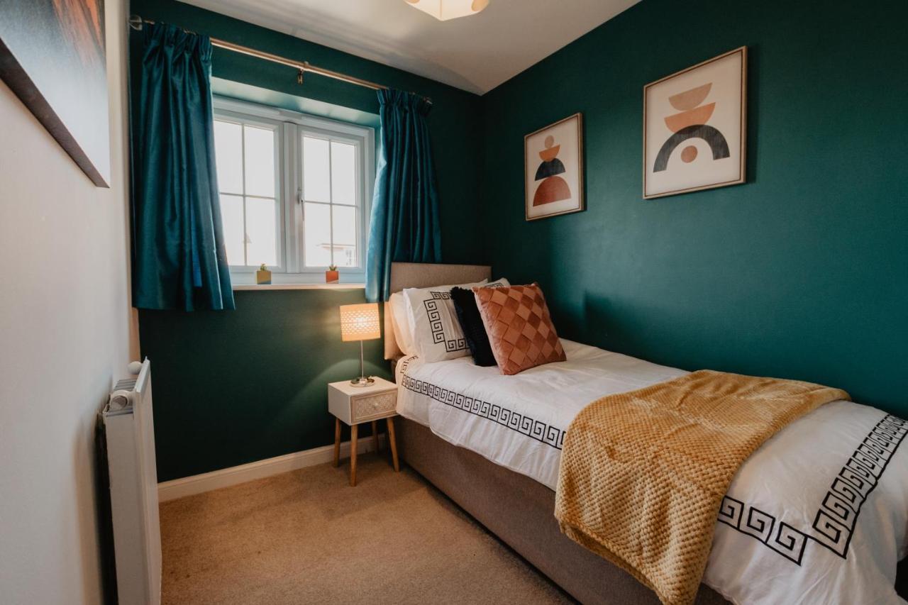 Coyle House, 3 Bed,Corby, Super Kings Or Twins, Driveway, Free Wi-Fi, Corporates Welcome Eksteriør billede