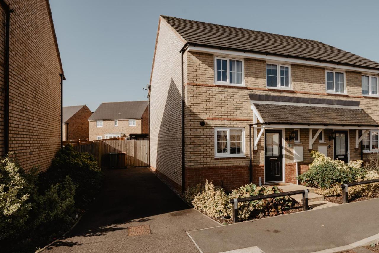 Coyle House, 3 Bed,Corby, Super Kings Or Twins, Driveway, Free Wi-Fi, Corporates Welcome Eksteriør billede
