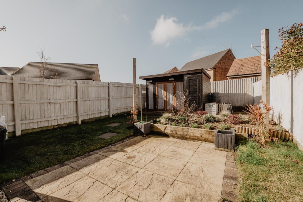 Coyle House, 3 Bed,Corby, Super Kings Or Twins, Driveway, Free Wi-Fi, Corporates Welcome Eksteriør billede